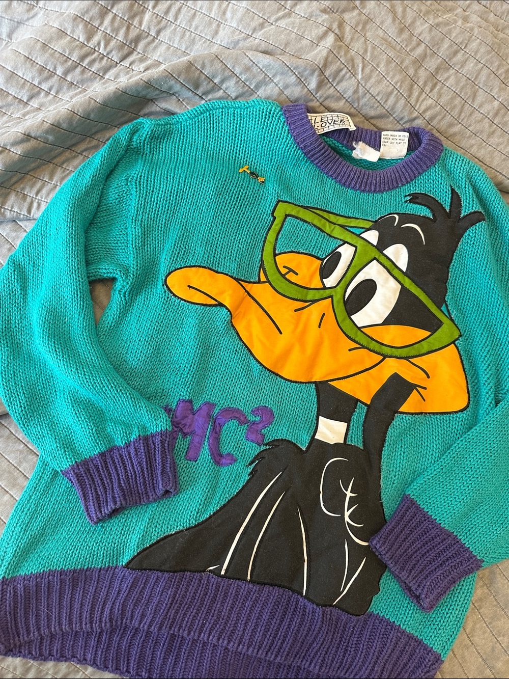 Vintage Looney Tunes Daffy Duck Graphic Sweater
